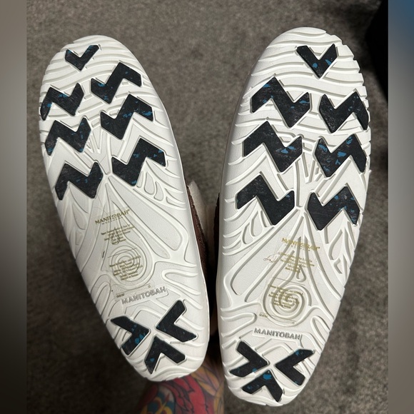 SOLD Authentic Manitobah Mukluks Cabin Slipper Moccasins NWT women’s US 7.5 - Picture 7 of 9
